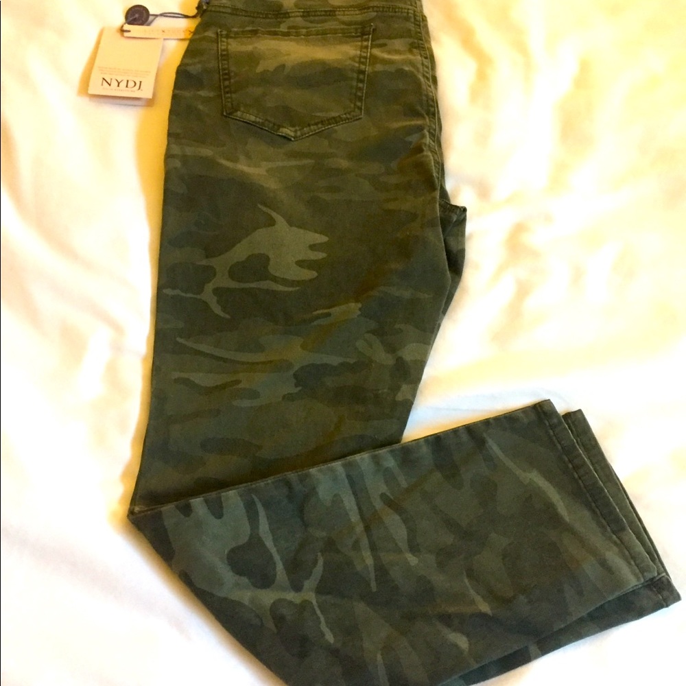 NWT NYDJ Camo skinny pants/leggings size 10